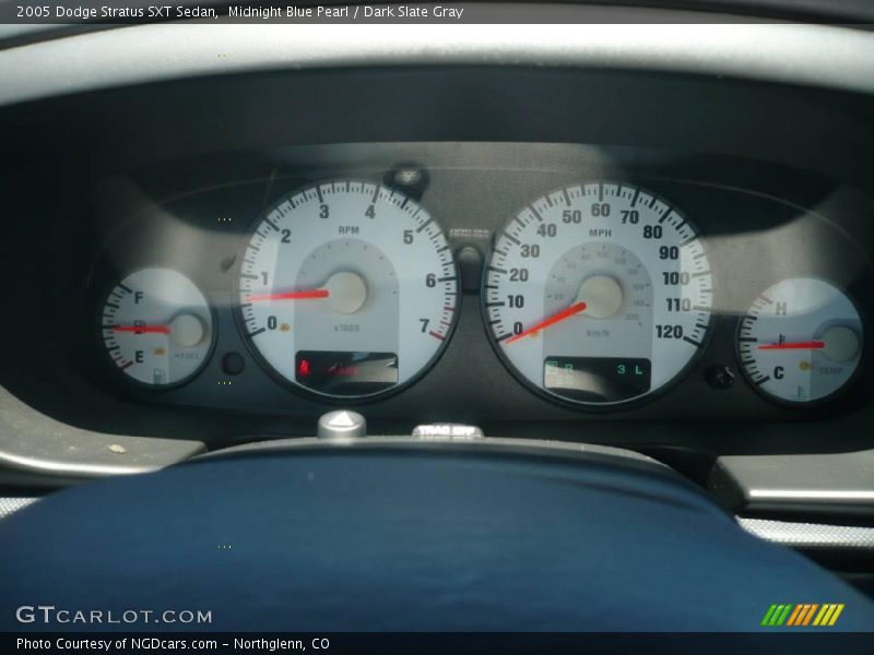 Midnight Blue Pearl / Dark Slate Gray 2005 Dodge Stratus SXT Sedan