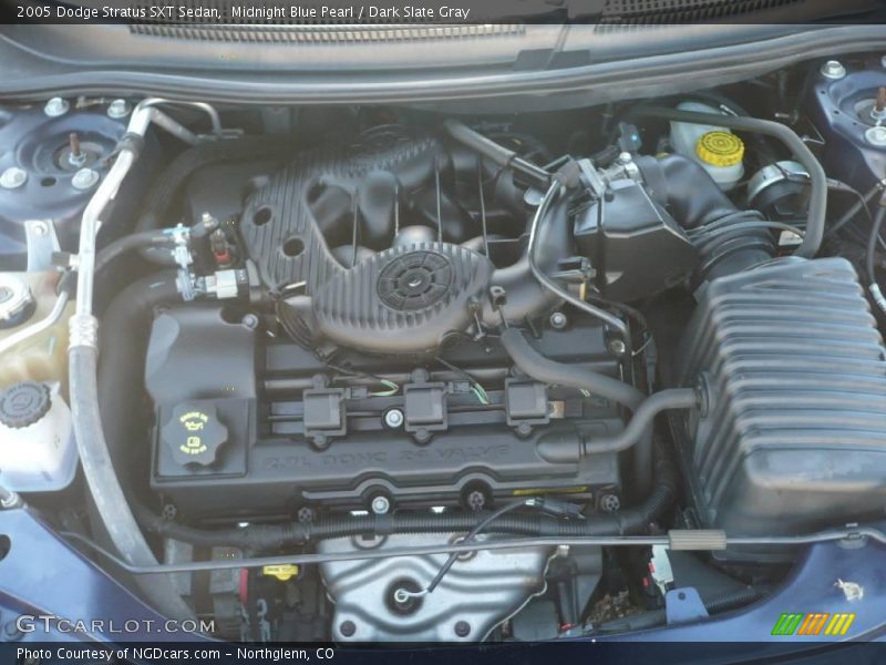 Midnight Blue Pearl / Dark Slate Gray 2005 Dodge Stratus SXT Sedan