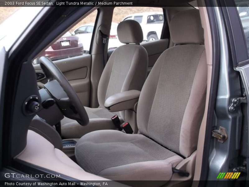 Light Tundra Metallic / Medium Parchment 2003 Ford Focus SE Sedan