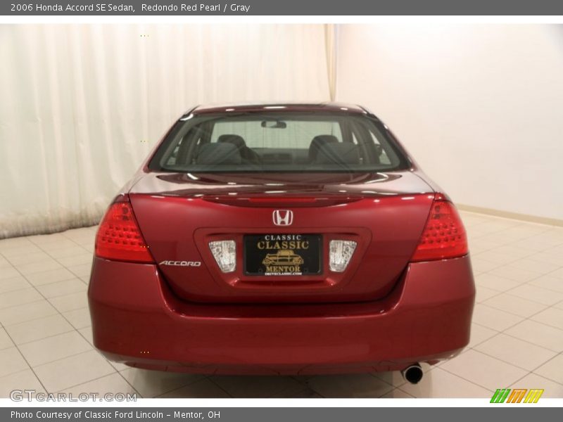 Redondo Red Pearl / Gray 2006 Honda Accord SE Sedan