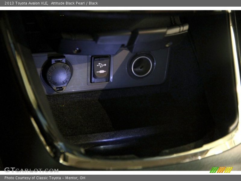 Attitude Black Pearl / Black 2013 Toyota Avalon XLE