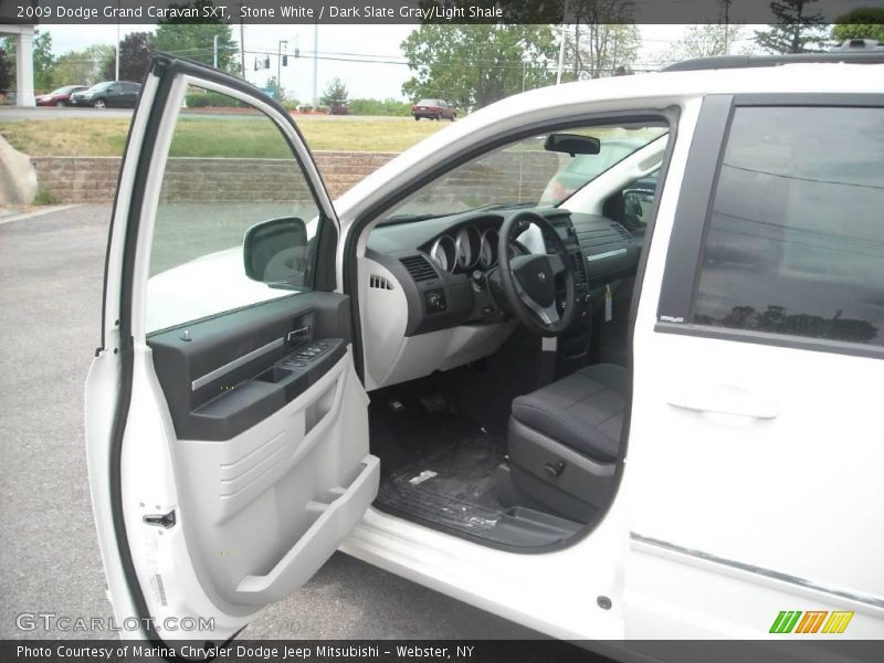 Stone White / Dark Slate Gray/Light Shale 2009 Dodge Grand Caravan SXT