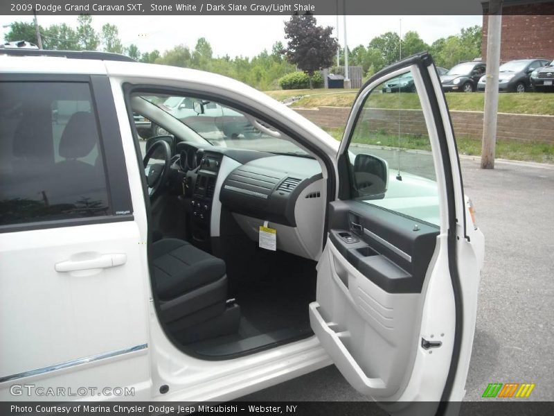 Stone White / Dark Slate Gray/Light Shale 2009 Dodge Grand Caravan SXT