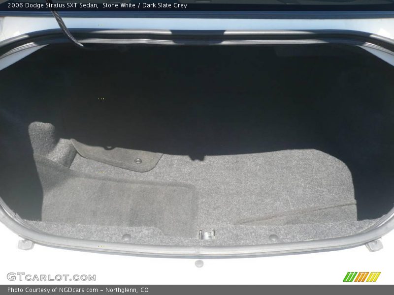 Stone White / Dark Slate Grey 2006 Dodge Stratus SXT Sedan