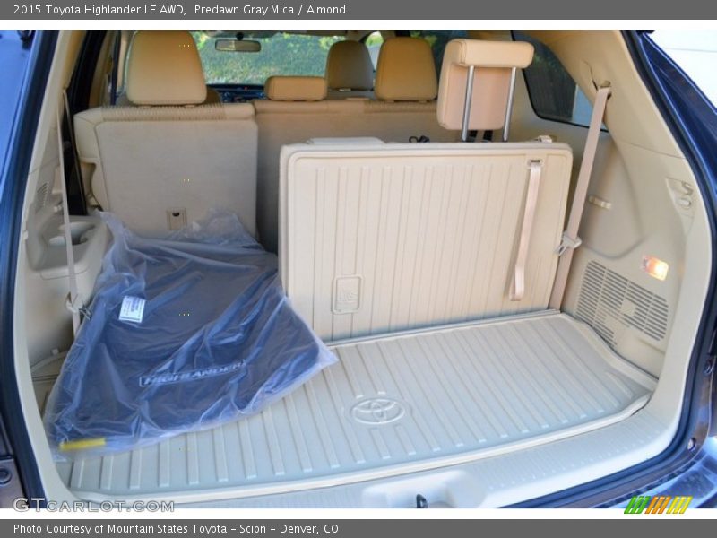 Predawn Gray Mica / Almond 2015 Toyota Highlander LE AWD