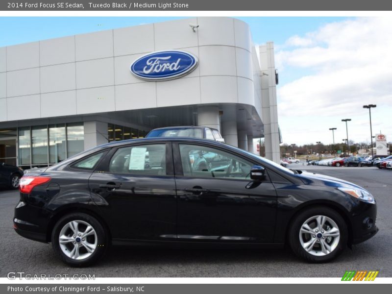 Tuxedo Black / Medium Light Stone 2014 Ford Focus SE Sedan