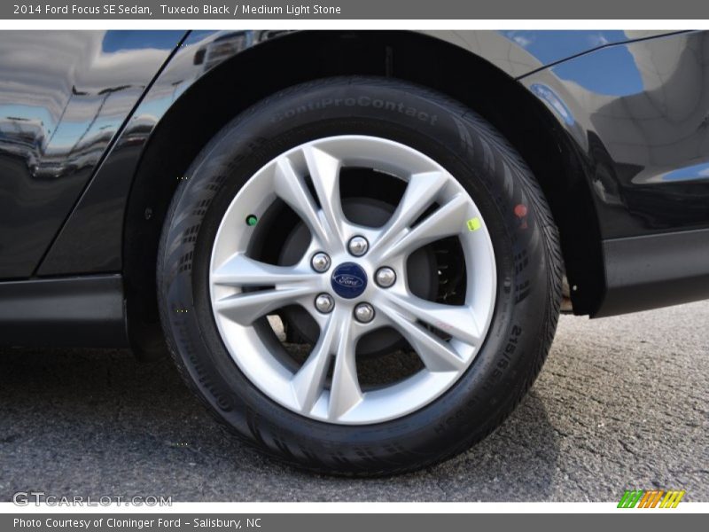 Tuxedo Black / Medium Light Stone 2014 Ford Focus SE Sedan