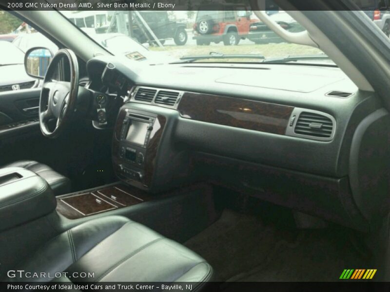 Silver Birch Metallic / Ebony 2008 GMC Yukon Denali AWD