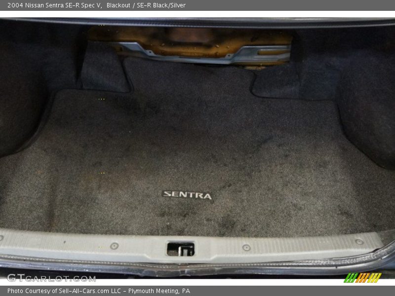 Blackout / SE-R Black/Silver 2004 Nissan Sentra SE-R Spec V