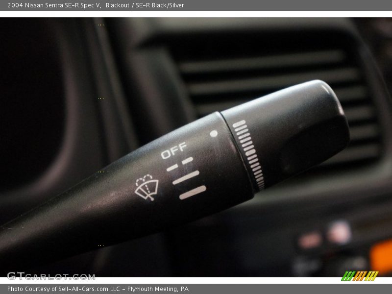 Blackout / SE-R Black/Silver 2004 Nissan Sentra SE-R Spec V