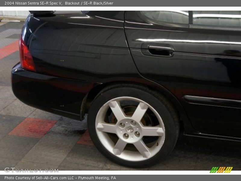 Blackout / SE-R Black/Silver 2004 Nissan Sentra SE-R Spec V