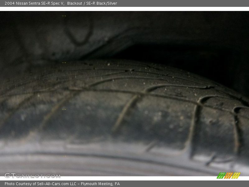Blackout / SE-R Black/Silver 2004 Nissan Sentra SE-R Spec V