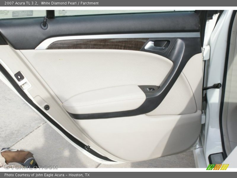 White Diamond Pearl / Parchment 2007 Acura TL 3.2