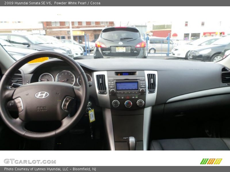 Powder White Pearl / Cocoa 2009 Hyundai Sonata SE V6