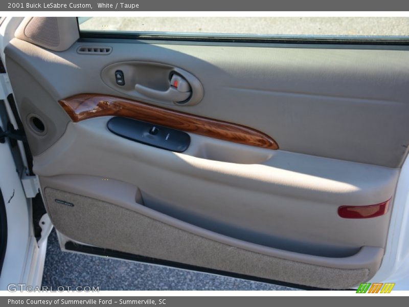 White / Taupe 2001 Buick LeSabre Custom