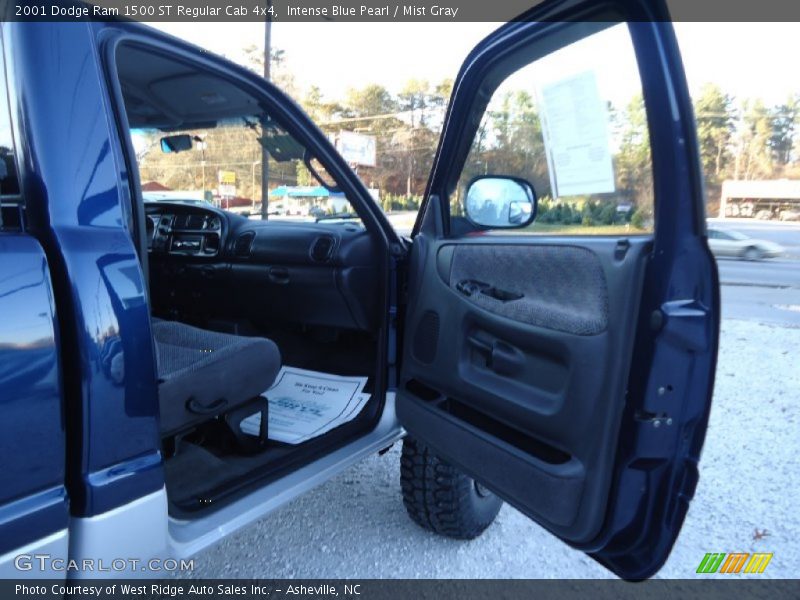Intense Blue Pearl / Mist Gray 2001 Dodge Ram 1500 ST Regular Cab 4x4