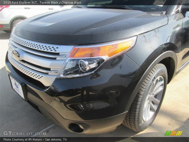 Tuxedo Black / Charcoal Black 2015 Ford Explorer XLT