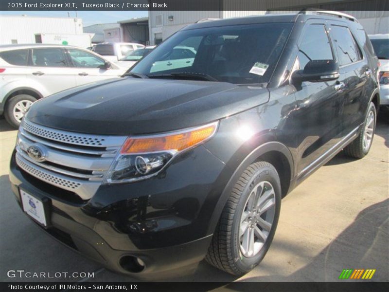 Tuxedo Black / Charcoal Black 2015 Ford Explorer XLT