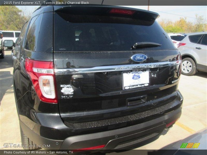 Tuxedo Black / Charcoal Black 2015 Ford Explorer XLT