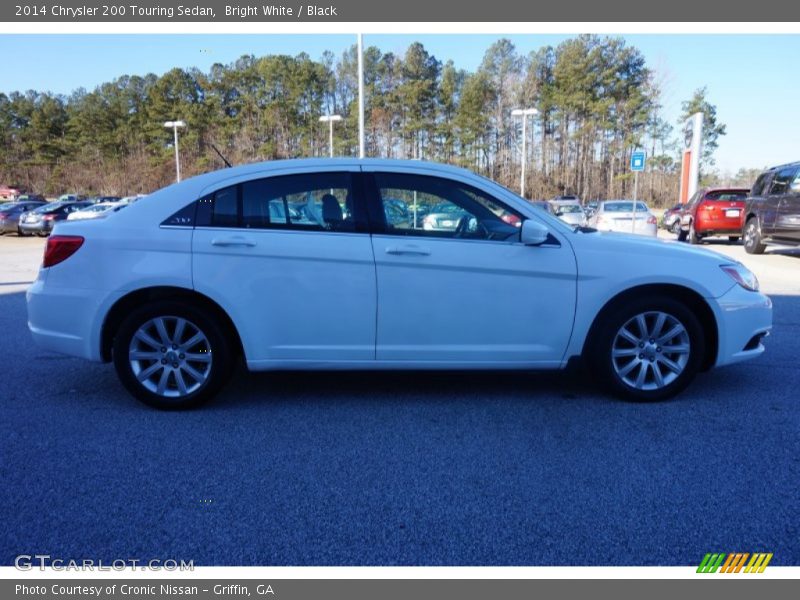 Bright White / Black 2014 Chrysler 200 Touring Sedan