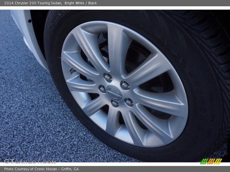 Bright White / Black 2014 Chrysler 200 Touring Sedan