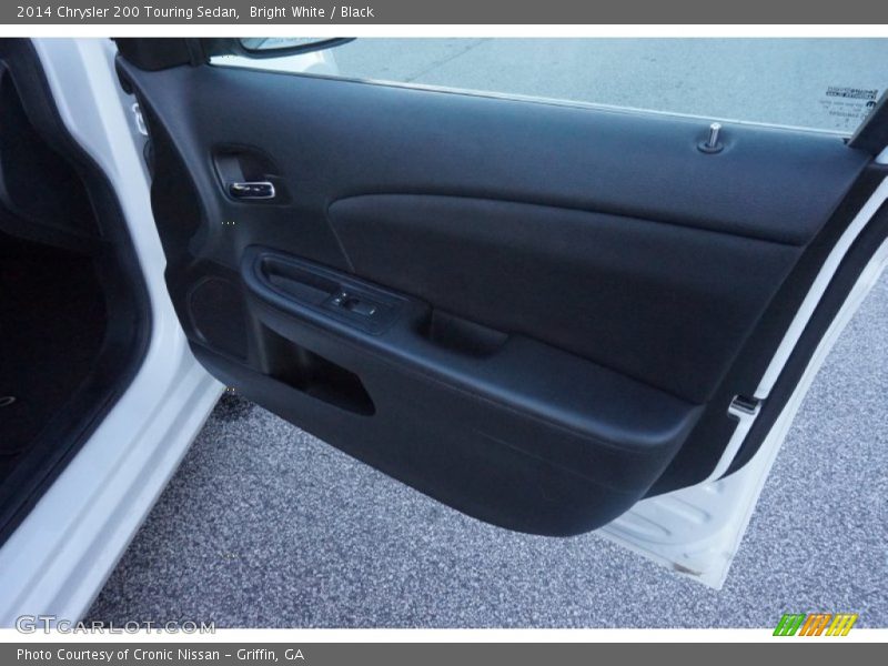 Bright White / Black 2014 Chrysler 200 Touring Sedan