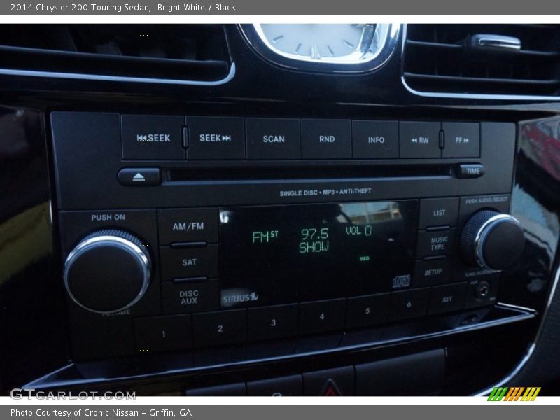 Bright White / Black 2014 Chrysler 200 Touring Sedan