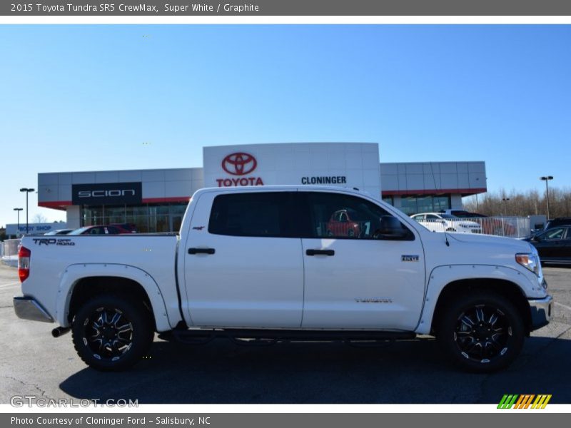 Super White / Graphite 2015 Toyota Tundra SR5 CrewMax