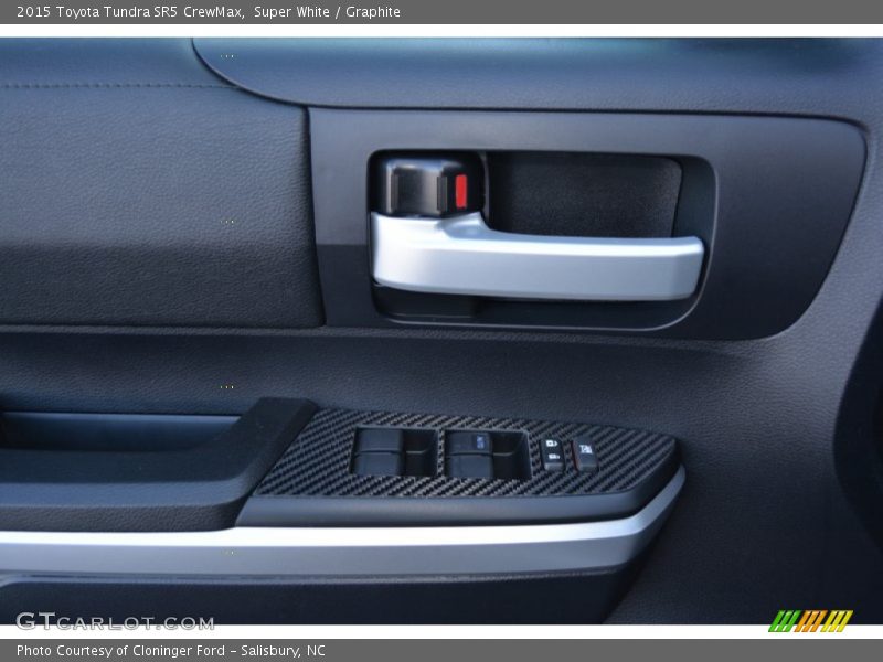 Super White / Graphite 2015 Toyota Tundra SR5 CrewMax