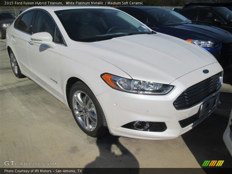 Front 3/4 View of 2015 Fusion Hybrid Titanium