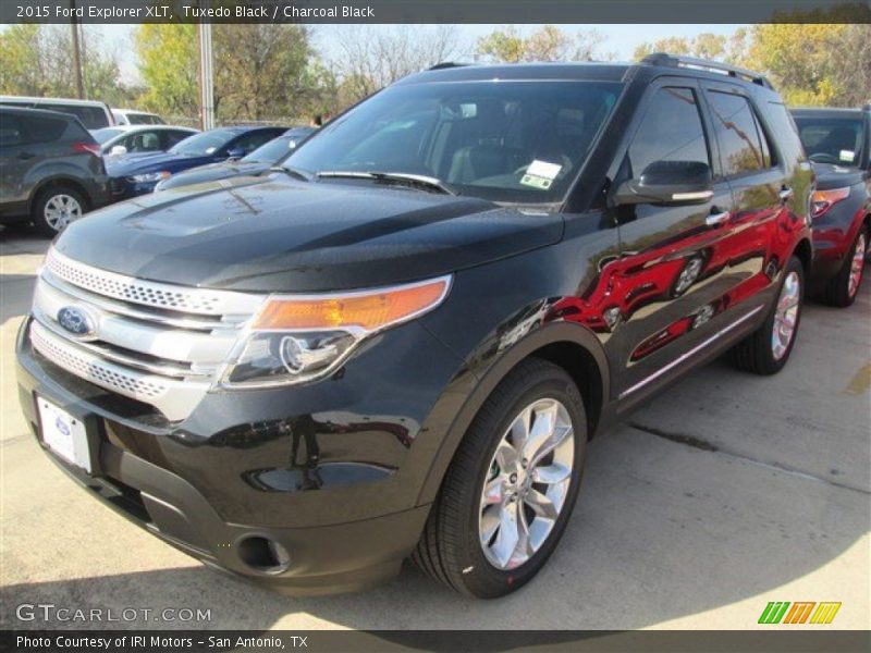 Tuxedo Black / Charcoal Black 2015 Ford Explorer XLT