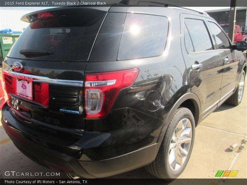 Tuxedo Black / Charcoal Black 2015 Ford Explorer XLT
