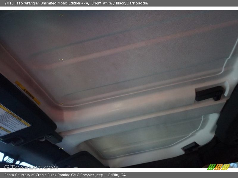 Bright White / Black/Dark Saddle 2013 Jeep Wrangler Unlimited Moab Edition 4x4