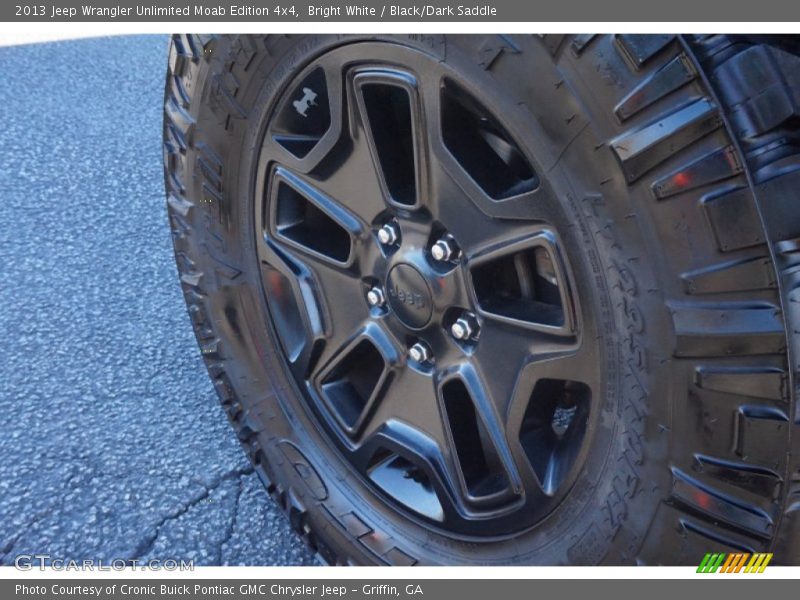 Bright White / Black/Dark Saddle 2013 Jeep Wrangler Unlimited Moab Edition 4x4