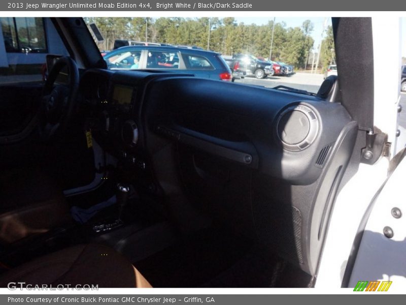 Bright White / Black/Dark Saddle 2013 Jeep Wrangler Unlimited Moab Edition 4x4