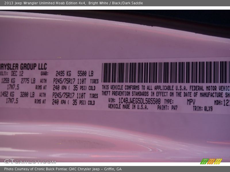 Bright White / Black/Dark Saddle 2013 Jeep Wrangler Unlimited Moab Edition 4x4