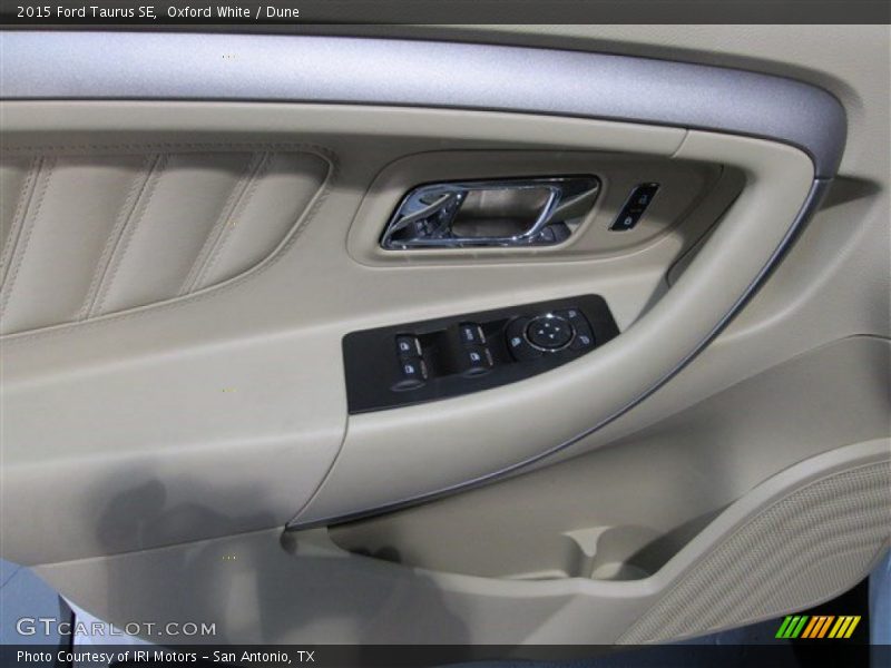 Oxford White / Dune 2015 Ford Taurus SE