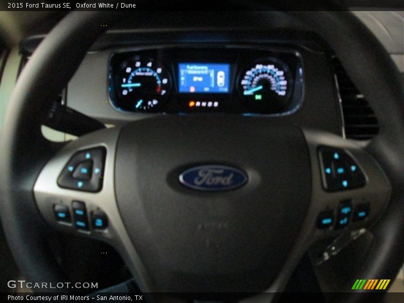 Oxford White / Dune 2015 Ford Taurus SE