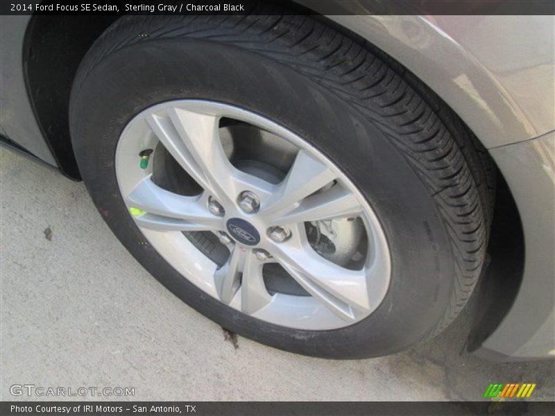 Sterling Gray / Charcoal Black 2014 Ford Focus SE Sedan