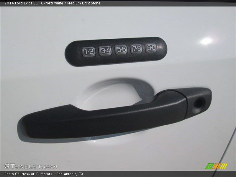 Oxford White / Medium Light Stone 2014 Ford Edge SE