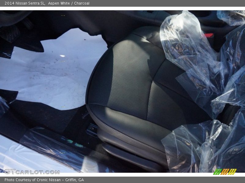 Aspen White / Charcoal 2014 Nissan Sentra SL
