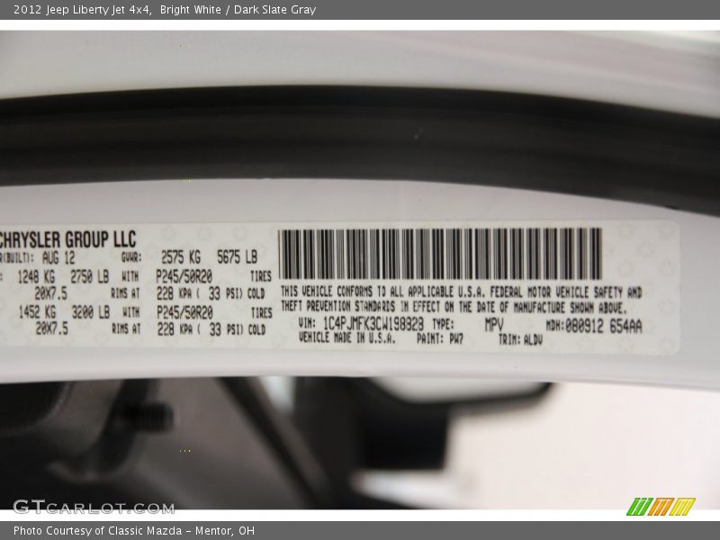 Bright White / Dark Slate Gray 2012 Jeep Liberty Jet 4x4