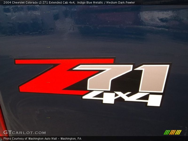 Indigo Blue Metallic / Medium Dark Pewter 2004 Chevrolet Colorado LS Z71 Extended Cab 4x4