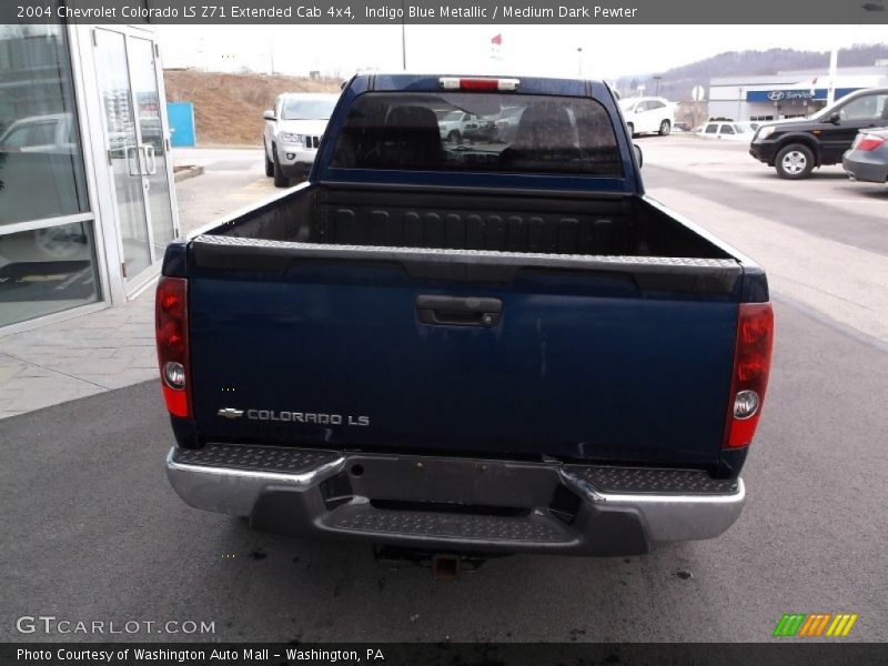 Indigo Blue Metallic / Medium Dark Pewter 2004 Chevrolet Colorado LS Z71 Extended Cab 4x4