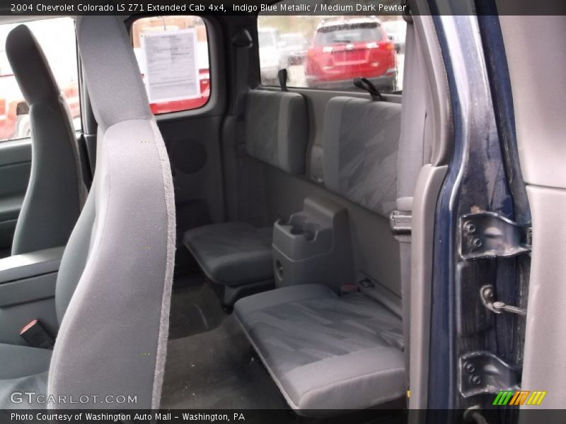 Indigo Blue Metallic / Medium Dark Pewter 2004 Chevrolet Colorado LS Z71 Extended Cab 4x4