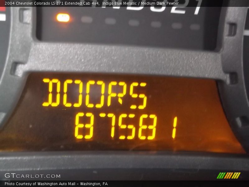 Indigo Blue Metallic / Medium Dark Pewter 2004 Chevrolet Colorado LS Z71 Extended Cab 4x4