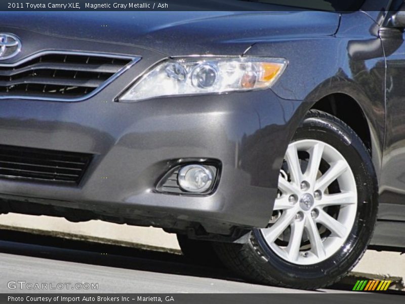 Magnetic Gray Metallic / Ash 2011 Toyota Camry XLE