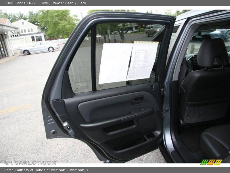Pewter Pearl / Black 2006 Honda CR-V SE 4WD