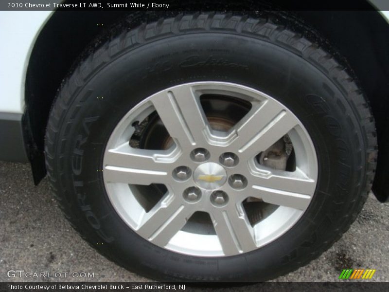 Summit White / Ebony 2010 Chevrolet Traverse LT AWD