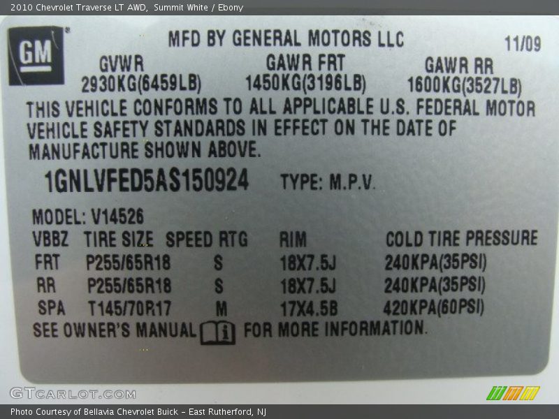 Summit White / Ebony 2010 Chevrolet Traverse LT AWD